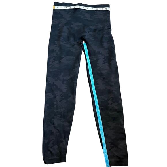 Spanx Look At Me Now Black Camo Leggings Size XL High Rise Seamless - Picture 3 of 5